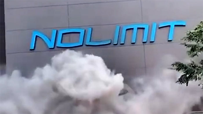Fire breaks out at NOLIMIT clothing store in Wellawatte