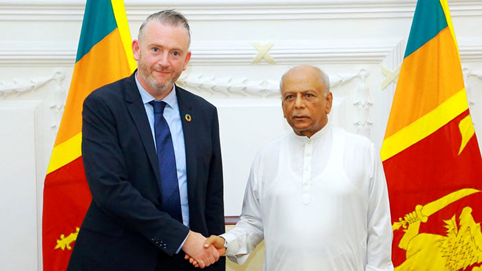 UNFPA Asia Pacific Regional Director Pio Smith with Sri Lankan Prime Minister Dinesh Gunawardena