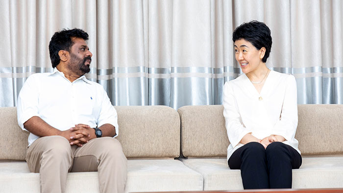 Sun Haiyan meets Anura Kumara Dissanayake