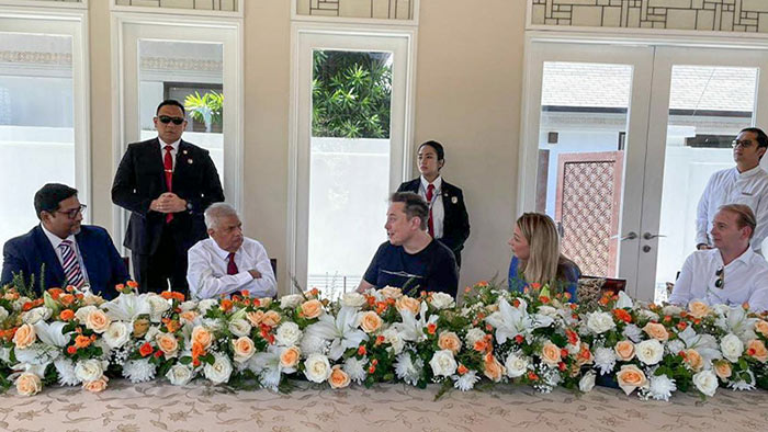 Sri Lanka President Ranil Wickremesinghe meets Elon Musk