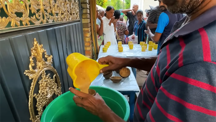 Dansal in Sri Lanka