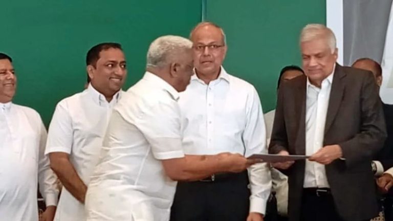 Mahinda Kahandagama joins UNP