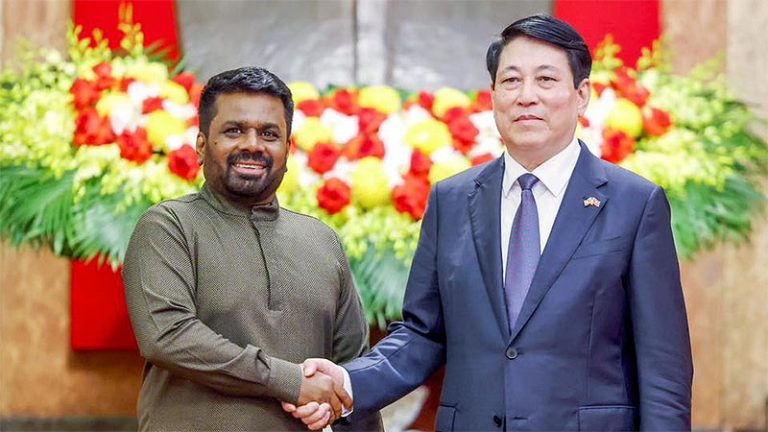 Sri Lankan President Anura Kumara Dissanayake with Vietnamese President Luong Cuong
