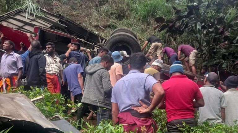 Bus accident in Ramboda, Sri Lanka