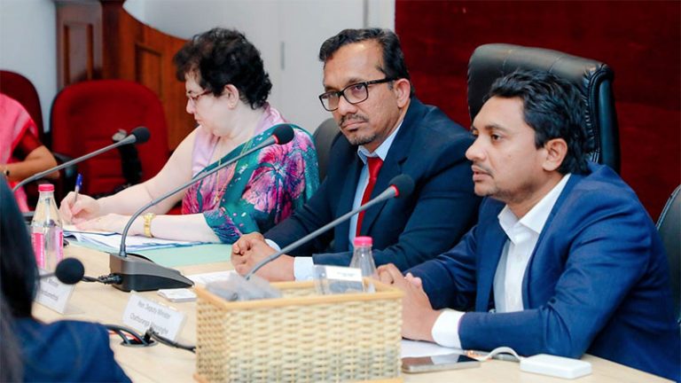 Minister Sunil Handunnetti and Deputy Minister Chathuranga Abeysinghe at the investment meeting with Chinese business delegation - May 28, 2025
