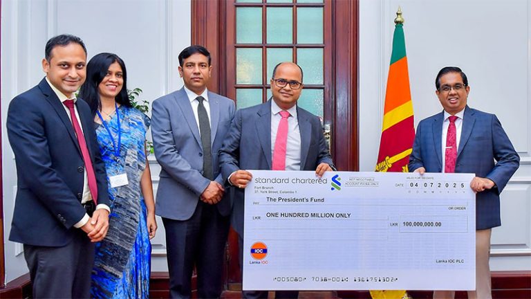 Mr. Dipak Das, Managing Director of LIOC, handing over the cheque to Dr. Nandika Sanath Kumanayake, Secretary to the President, at the Presidential Secretariat in Colombo