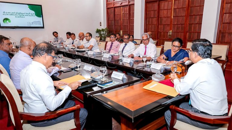 Sri Lanka tea industry officials in discussion at the Presidential Secretariat, July 17, 2025