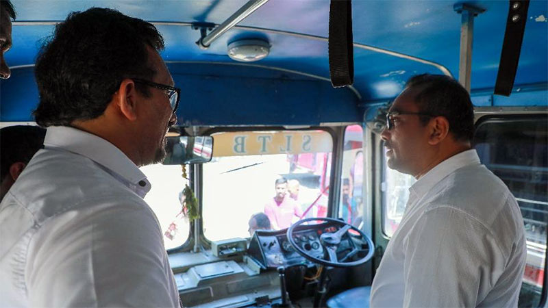 Minister Bimal Rathnayake with Sunil Handunnetti