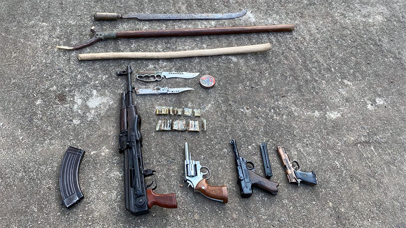 Weapons and ammunition seized by Minuwangoda Police on August 15, 2025
