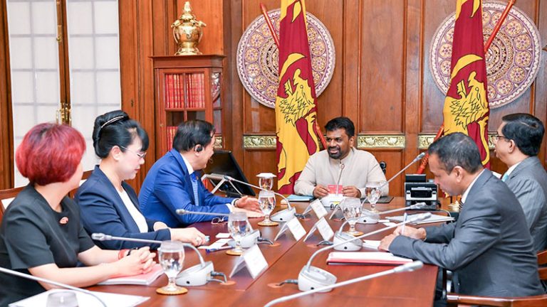 Sri Lanka President Anura Kumara Dissanayake meeting with senior representatives of Vietnam’s ROX Group at the Presidential Secretariat in Colombo