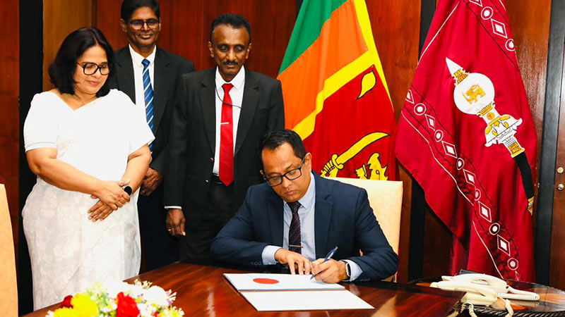 Speaker Dr. Jagath Wickramaratne certifying the Presidents' Entitlements (Repeal) Bill in Parliament of Sri Lanka on September 10, 2025