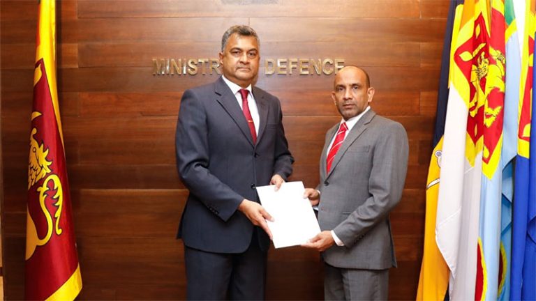 Sri Lanka’s new Chief of National Intelligence Major General Nalinda Niyangoda assuming duties at the Ministry of Defence