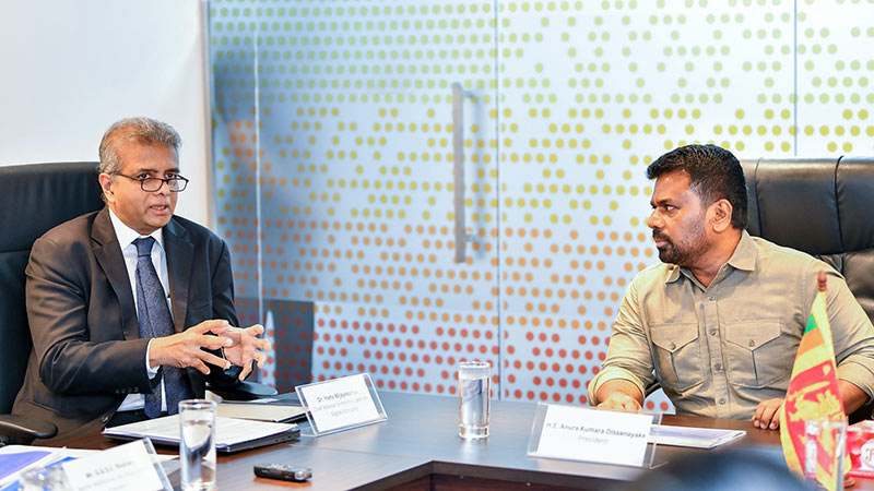 Sri Lanka President Anura Kumara Dissanayake attentively listening to Dr. Hans Wijayasuriya during the Digital Economy progress review meeting