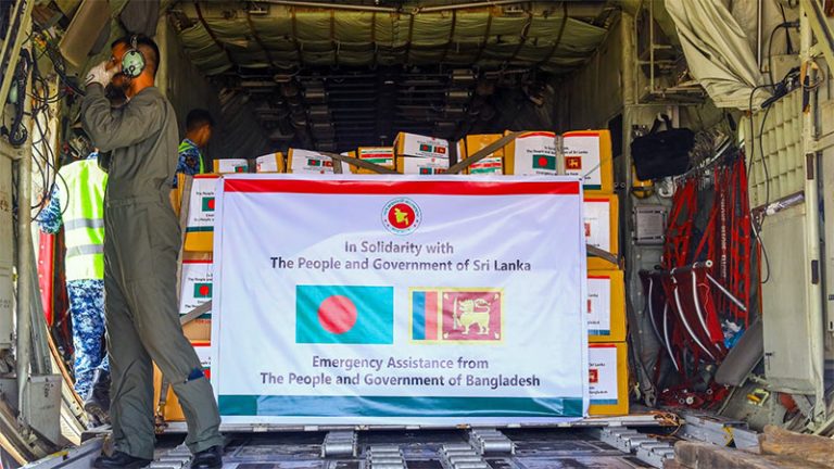 Bangladesh delivers humanitarian aid to Sri Lanka