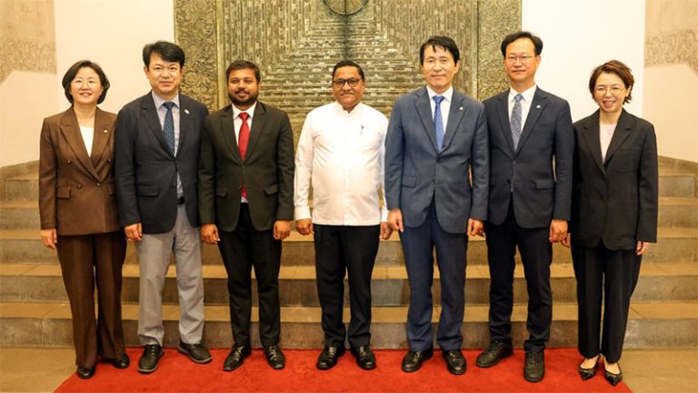 Sri Lanka Foreign Minister Vijitha Herath with South Korean Deputy Speaker Lee Hack Young and officials during bilateral meeting in Colombo