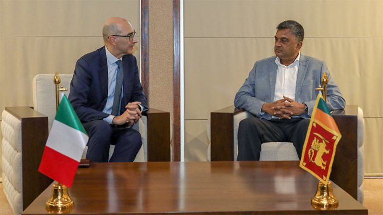 Italian Ambassador Damiano Francovigh and Sri Lankan Defence Secretary Sampath Thuyacontha discuss bilateral security cooperation at the Ministry of Defence