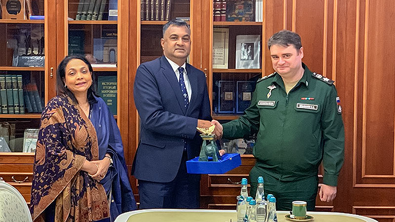 Sri Lanka Defence Secretary Sampath Thuyacontha shakes hands with Russian Deputy Defence Minister Vasily Osmakov during a meeting in Moscow on May 26, 2026