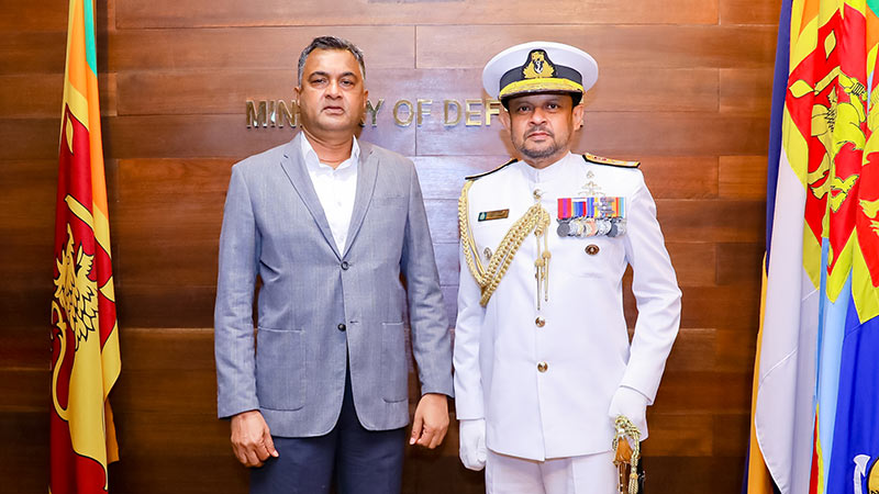 Sri Lanka Navy Commander Vice Admiral Damian Fernando with Defence Secretary Air Vice Marshal Sampath Thuyacontha (Retd) at the Ministry of Defence