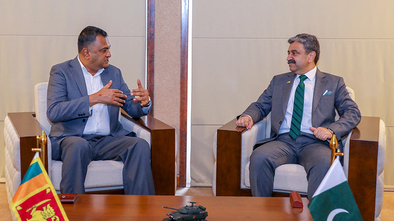 Pakistan Defence Secretary Lieutenant General Retired Muhammad Ali in discussion with Sri Lanka Defence Secretary Air Vice Marshal Retired Sampath Thuyacontha