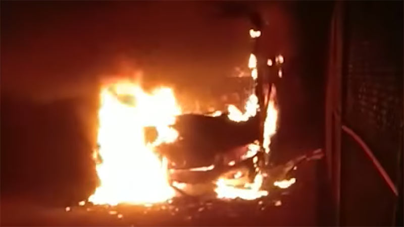 Bus set on fire at Kaduwela Main Bus Stand