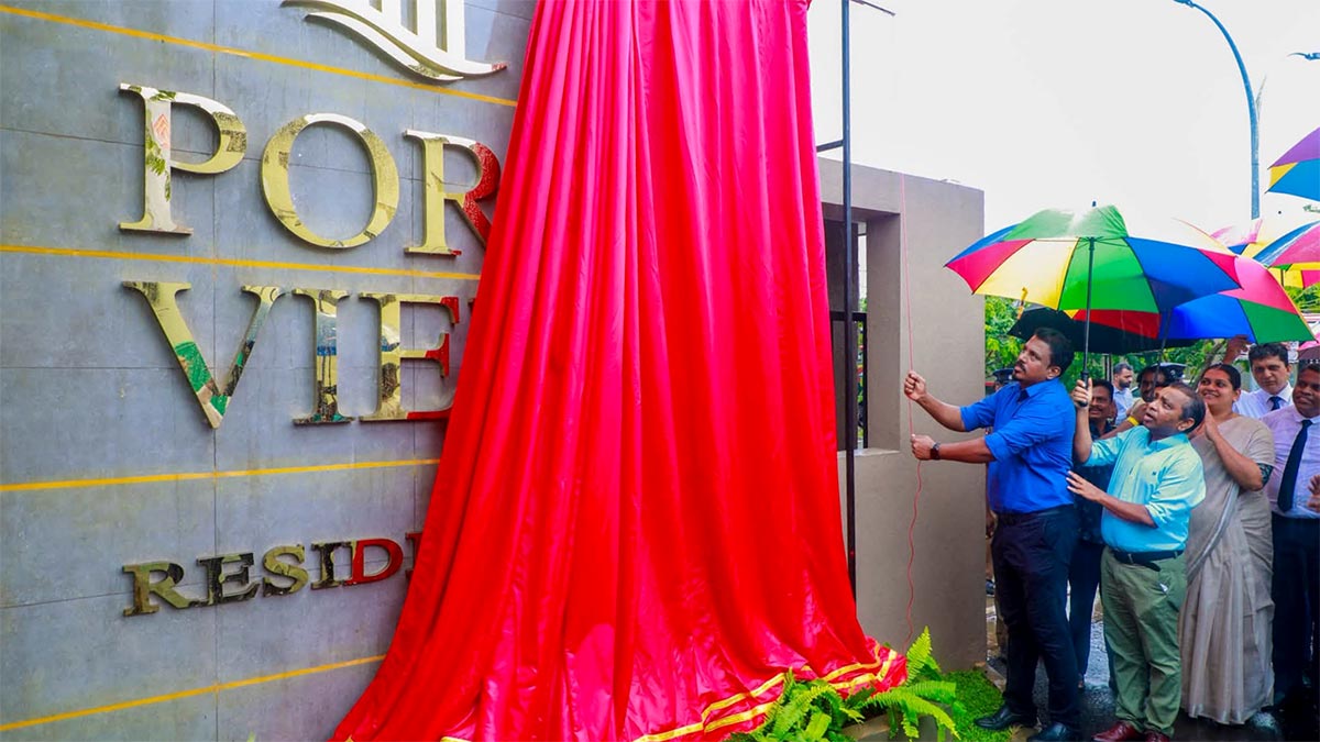 Deputy Minister Eranga Gunasekara unveils the Port View Residencies plaque in Grandpass, Colombo