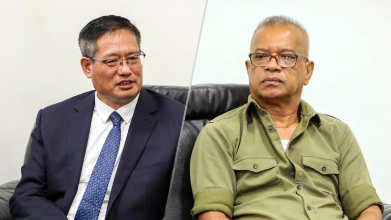 Chinese Ambassador to Sri Lanka Wei Huaxiang and Minister of Agriculture, Livestock, Land and Irrigation K.D. Lal Kantha