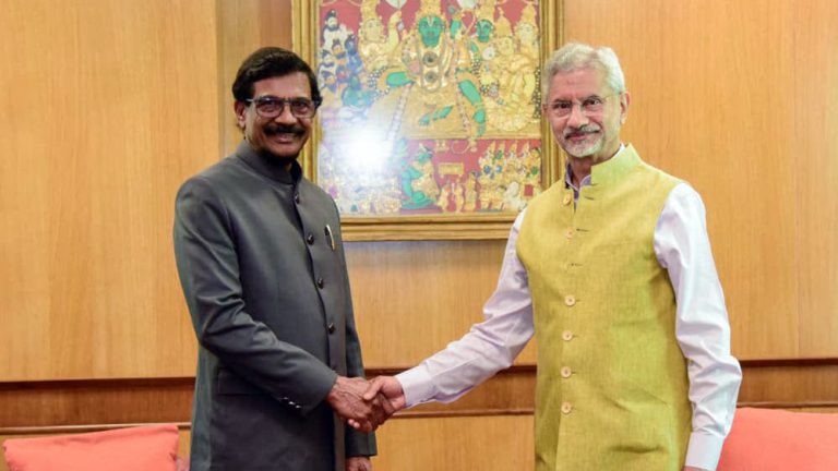 JVP General Secretary Tilvin Silva shaking hands with Indian External Affairs Minister Dr. S. Jaishankar